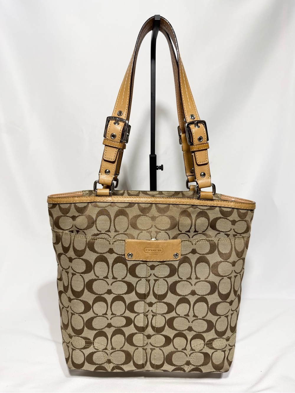 Coach Signature Canvas Tote in Khaki/Tan